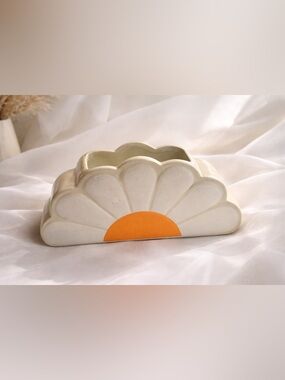 Daisy Ceramic Napkin Holder | Retro Floral Sun Design Kitchen Decor